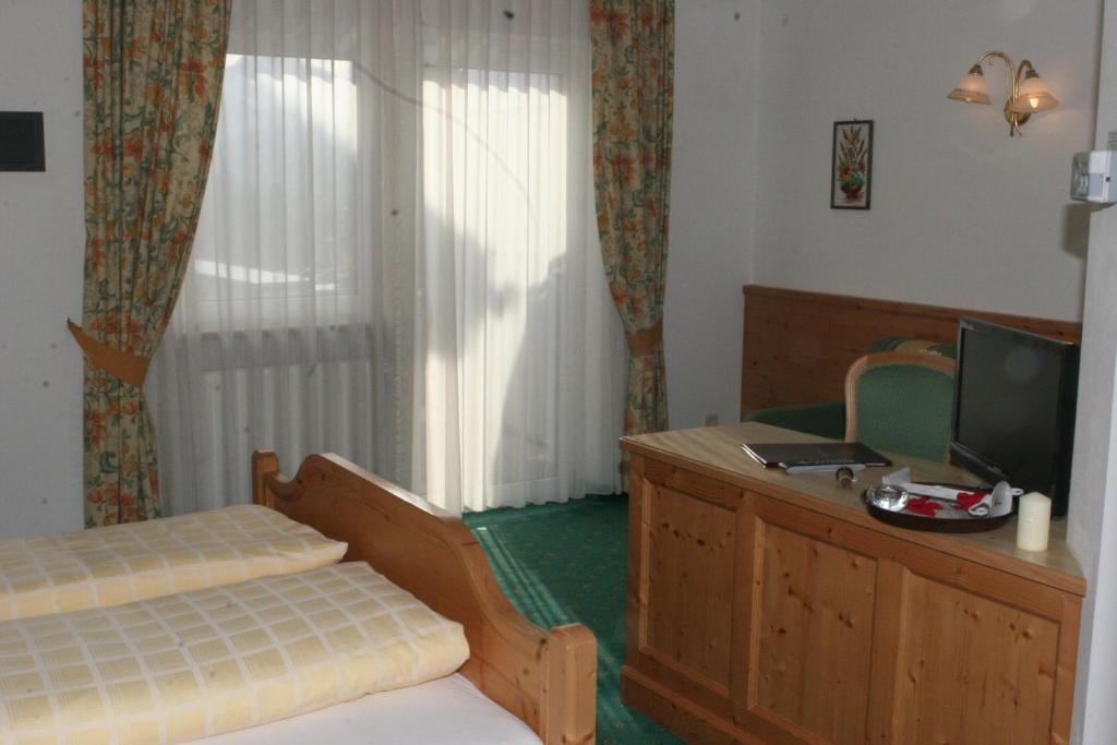 Hotel Amaten Brunico Cameră foto