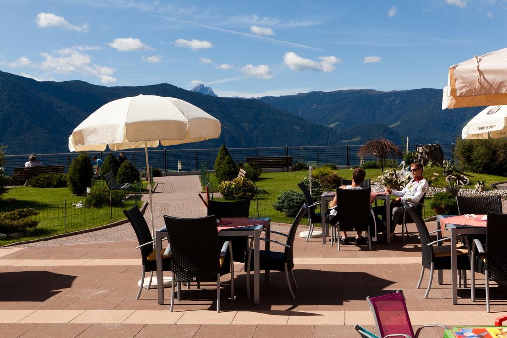 Hotel Amaten Brunico Exterior foto